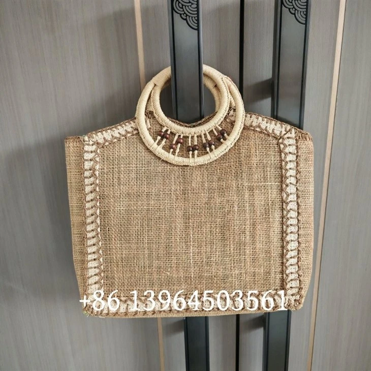 Tre xử lý túi bãi biển phụ nữ
