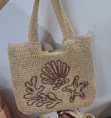 Túi đeo vai bằng giấy có hoa văn thêu