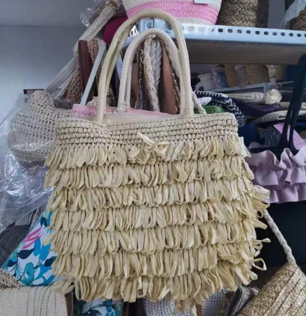 Túi rơm tua tay thủ công