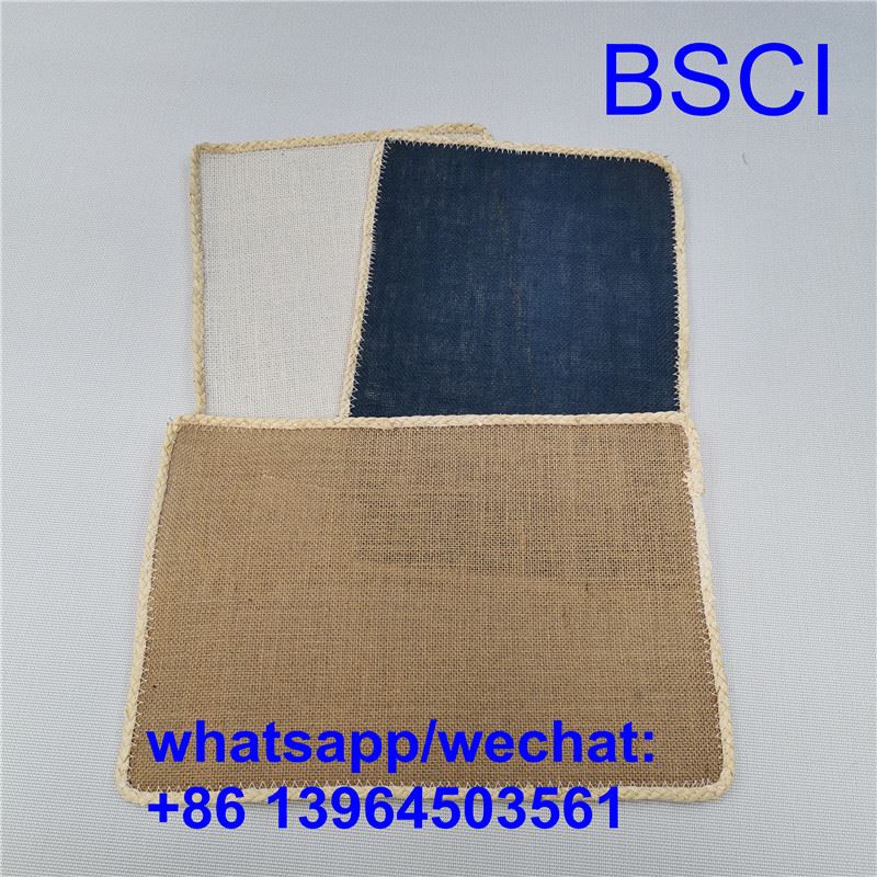 Tấm lót bàn hình chữ nhật trong nhà bếp