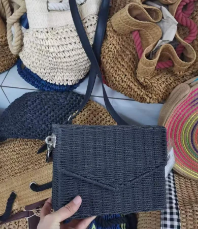 Túi đeo chéo bằng giấy khung sắt